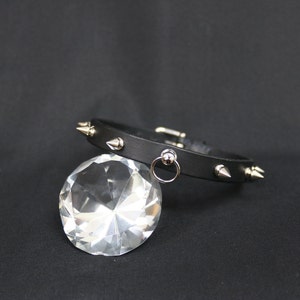 Mini choker with pointed rivets