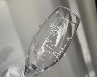 Happy Birthday Champagne Glass, Personalised Champagne Flute, Prosecco Glass, Gift for Birthday, 18th Birthday, Birthday Gift for Her,Pearls