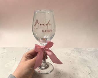 Personalised Bride Wine Glass with Pearls and ribbon, Gifts for Bride, Wedding Gift, Personalised, gift for her, champagne glass, bridal