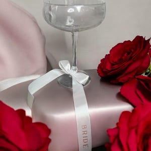 Gepersonaliseerde linten voor bruidsfeest, lint voor bruid, lint voor bruidsmeisje, lint plaatsnamen, plaatskaarten bruiloft, lint voor glazen