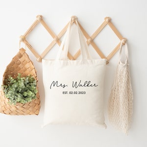 Personalized Bride Bag, Engagement gift, Bride Tote Bags, Wedding Gift, Bridal Shower Gift, Gift For Bride, Bridal Gift, Honeymoon Gift