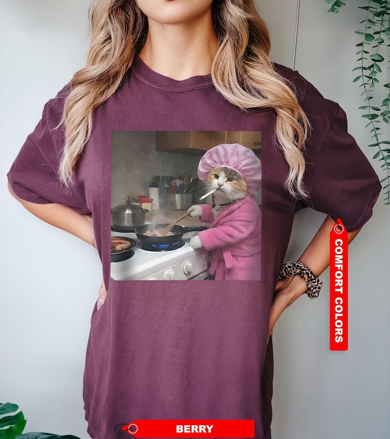 Funny Housewife Cat T-Shirt, Vintage Cat T-Shirt, Gen Z Joke Shirt, Cat Lover Gift, Funny Kitty Shirt, Cool Cat Shirt zdjęcie 3