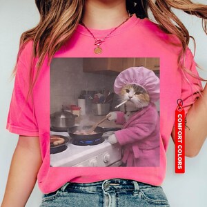 Funny Housewife Cat T-Shirt, Vintage Cat T-Shirt, Gen Z Joke Shirt, Cat Lover Gift, Funny Kitty Shirt, Cool Cat Shirt zdjęcie 6