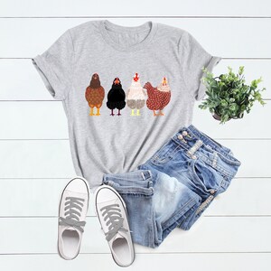 Chicken Mom Shirt: Funny Chicken Lover Tee, Gift Shirt For Farmer Mom Bild 2