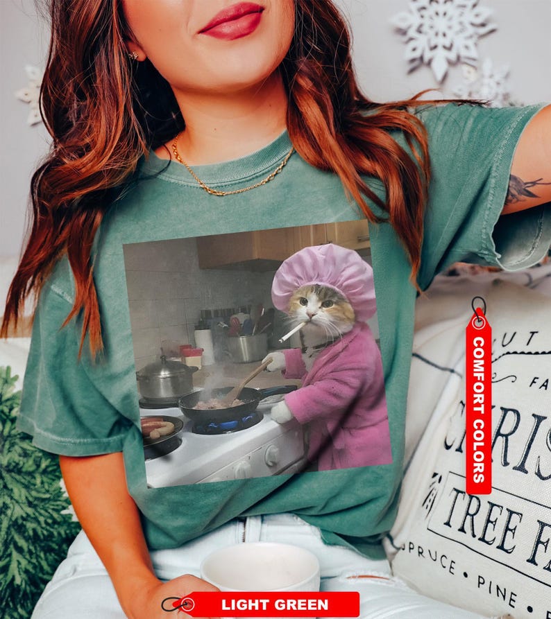 Funny Housewife Cat T-Shirt, Vintage Cat T-Shirt, Gen Z Joke Shirt, Cat Lover Gift, Funny Kitty Shirt, Cool Cat Shirt zdjęcie 8