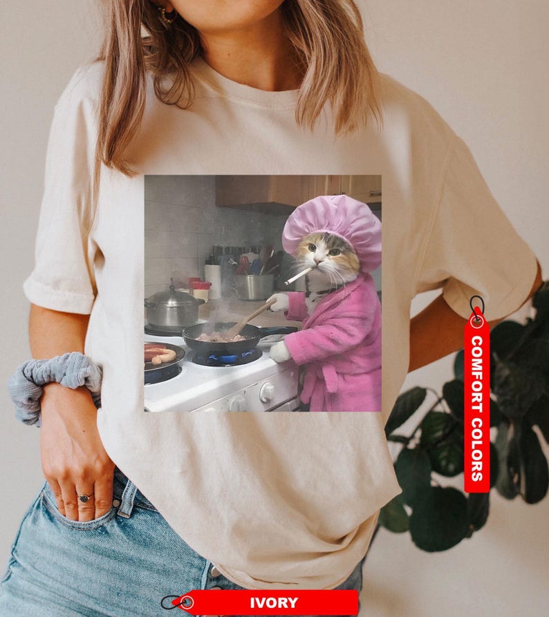 Funny Housewife Cat T-Shirt, Vintage Cat T-Shirt, Gen Z Joke Shirt, Cat Lover Gift, Funny Kitty Shirt, Cool Cat Shirt zdjęcie 7