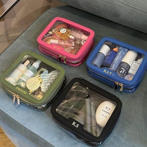 Gepersonaliseerde leren make-uptas met doorzichtig paneel, gepersonaliseerd make-uptasje, cadeau voor bruidsmeisje met monogram, aangepaste make-uptasje, cadeaus voor haar