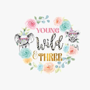 Young Wild & Three Baby Safari Animals PNG, 3er cumpleaños Instant Digital Download T-Shirt Sublimation Design, Pink Safari Birthday, Jungle