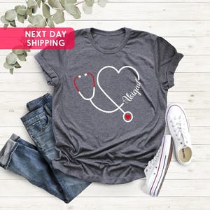 Camiseta personalizada de enfermera: Estetoscopio cardíaco, camiseta de la escuela de enfermería