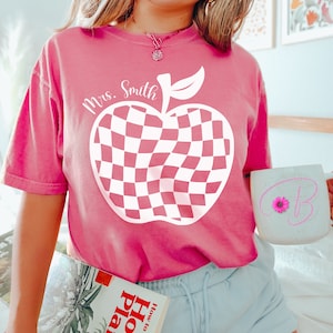 Custom Teacher Shirt, Teacher Shirt, Pink Trendy Teache,r Appreciation Gifts, Retro Apple Teacher Name T Shirt, Personalized Teacher Shirt