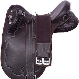 Aussie Style Saddle: 17&quot; Black Synthetic Half Breed Fender