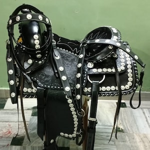 Black Leather Western Saddle with Silver Metal Details, Headstall & Breast Collar (16&quot;)