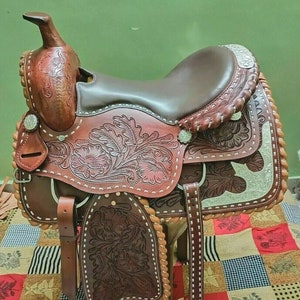 Hand Tooled Leather Western Saddle: Heavy Duty Barrel Racing with Headstall
