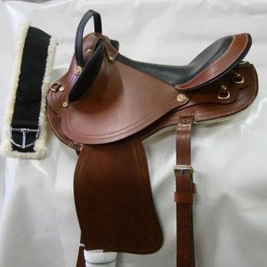 17&quot; Australian Leather Horse Saddle: Drum Dyed Half Breed Fender