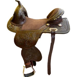 Treeless Hand Tooled Leather Western Saddle: Heavy Duty Trail Riding