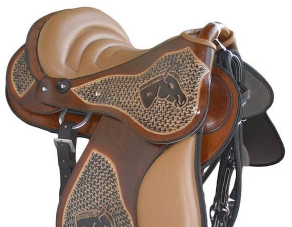 Selle de cheval anglaise en cuir brésilien : siège matelassé, 17 pouces - Canada