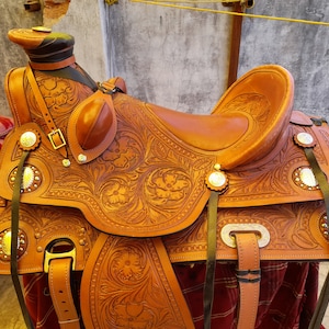 Hand Tooled Leather Western Saddle: Barrel Pleasure Horse Tack