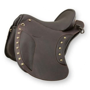 Endurance Leather Horse Saddle: Padded English Rigging, 16 inch
