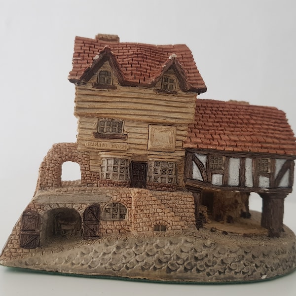 David Winter, Market Street, Collectible, Figurine, Cottage, Gypsum Plaster, Studio, Hand made, Hand Painted, England, Great Britain