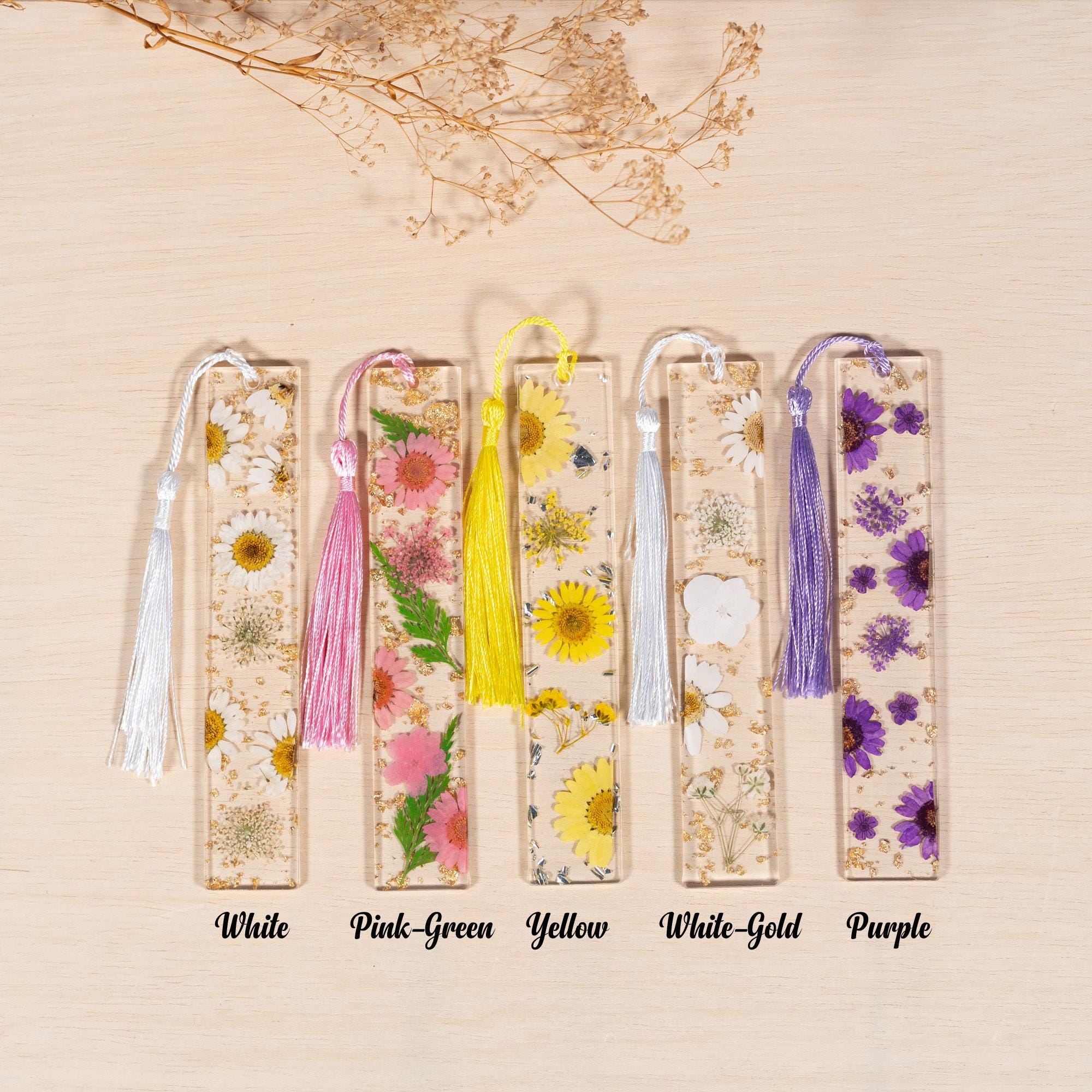 Personalized Pressed Daisy Bookmark: Custom Resin Floral Reader Gift - Etsy