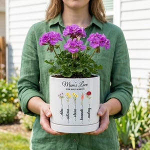 Personalized Birth Flower Ceramic Pot, Grandma Garden Gift, Mother's Day Planter