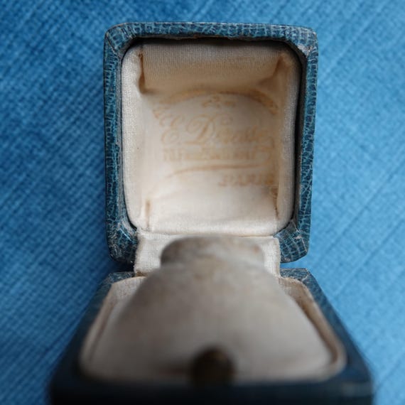 Antique ring box/Presentation box for ring/Leathe… - image 17