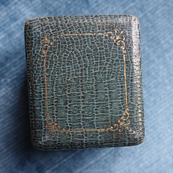 Antique ring box/Presentation box for ring/Leathe… - image 7