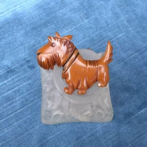 Bakelite Westie brooch/Vintage Scottie dog brooch/Brown West Highland Terrier pin/Dog lover gift/Vintage Bakelite costume jewellery