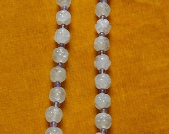 Carved white jade & amethyst bead necklace/20 inch Vintage white and purple bead collar/Translucent jade beads and polished amethyst spacers