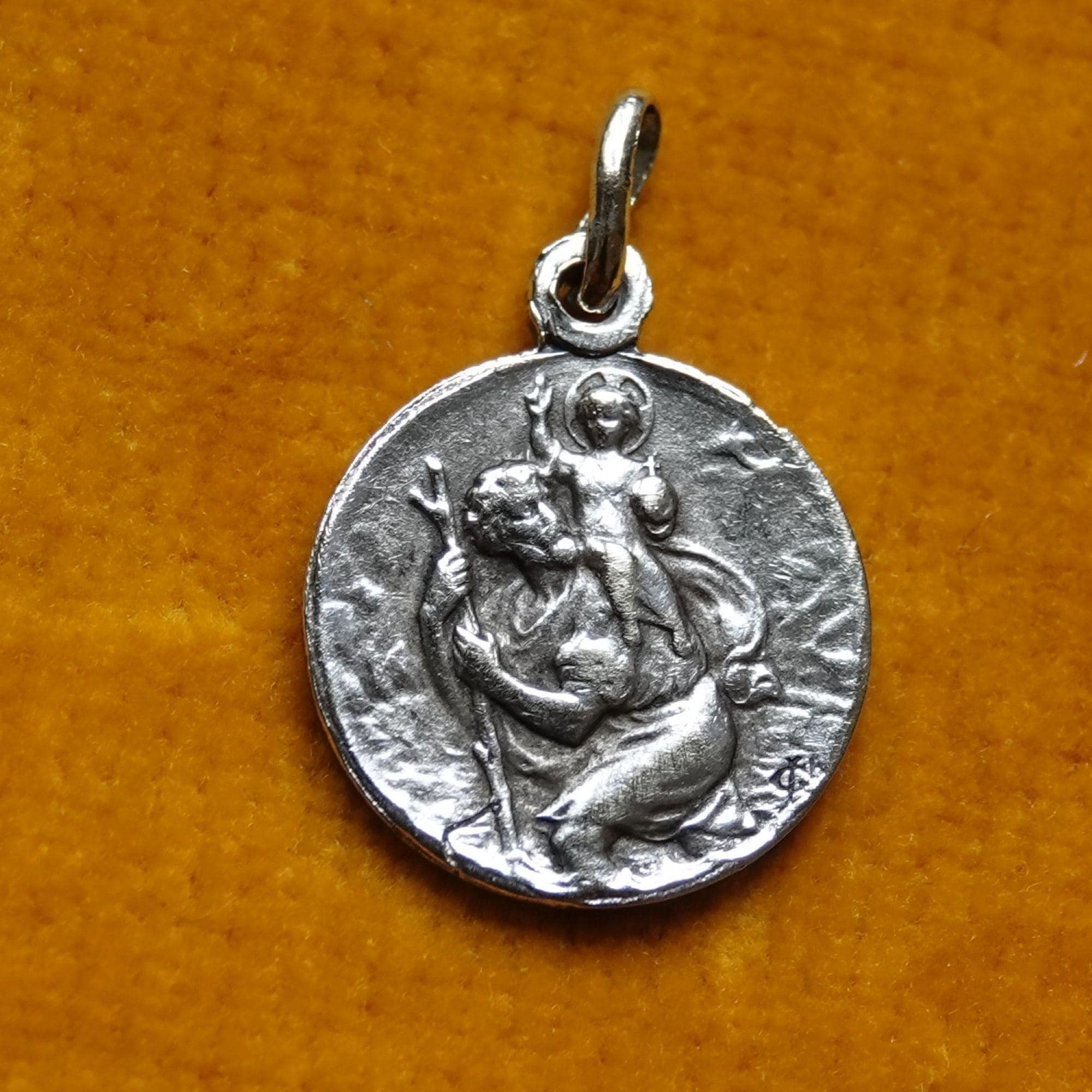 Pendentif Médaille Ancien – Plaqué Or – Souvenir Sainte Anne D'Auray – Motif Chat – Vintage