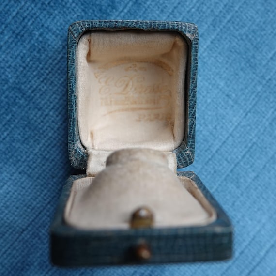 Antique ring box/Presentation box for ring/Leathe… - image 4