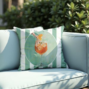 Żywy Aperol Spritz Retro Art Print: Bar Decor Cocktail Throw Pillow z skaczącą dziewczyną