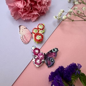 Broche papillon en pâte polymère : épingle faite main florale rose et violette