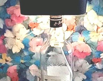 Lámpara de mesa Scotch Whisky Teachers de 0,7 l, reciclada, ideal para regalar, hecha a mano.