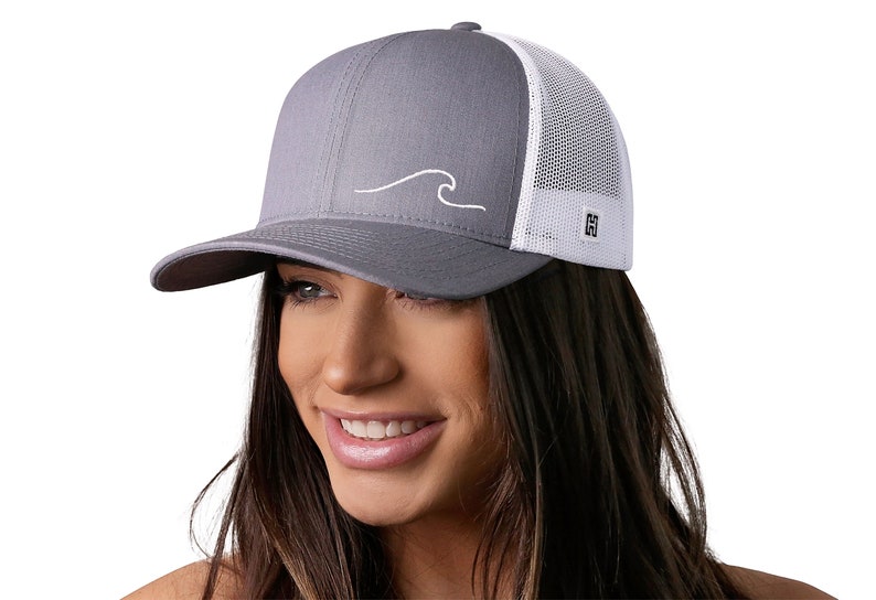 HAKA Ocean Wave Embroidered Trucker Hat, Outdoor Hat for Men & Women, Adjustable Baseball Cap