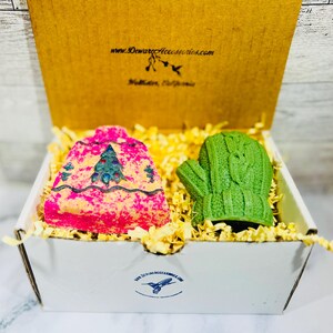 Sweater Weather 2 Piece Gift Set Sweata Weatha Bath Gift Set Mit Soap Ugly Sweater Bath Bomb Sweater Weather Soap and Bath Bomb Gift Set