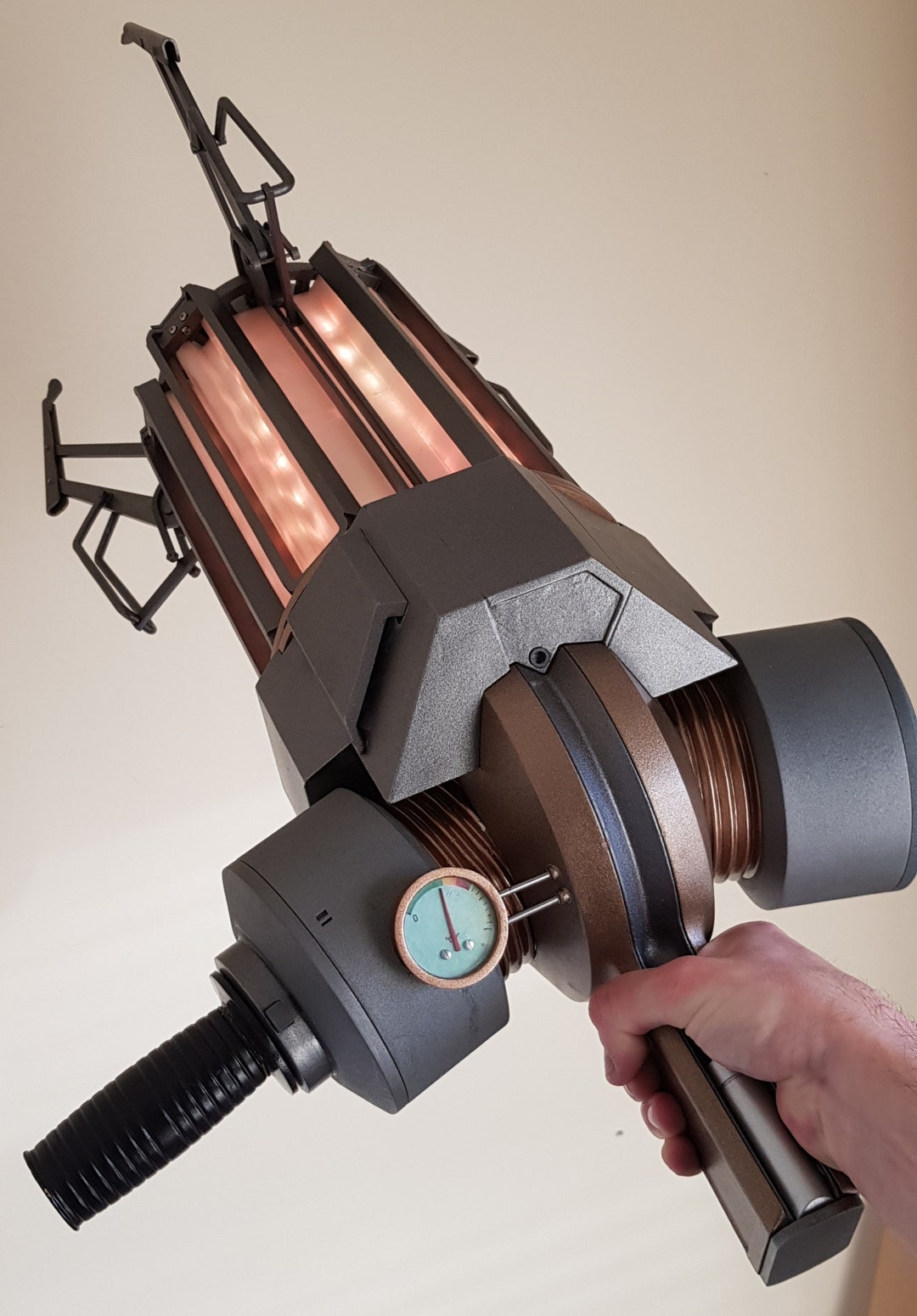 Gravity Gun Half Life / High Quality 1:1 Scale Cosplay Prop toy / Quick Response