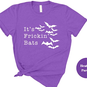 It’s Frickin Bats Shirt Funny Halloween Graphic Tee Bat Lover T-Shirt Spooky Season Top Cute Fall Shirt Gift for Halloween Fans