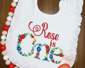 Personalized Snow White Baby Girl Bib/Snow White Theme Birthday Outfit/Baby Floral Bib/1st Birthday/Baby Floral Bib/Photoshoot Infant Outfit