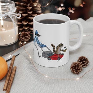 Caneca de cerâmica Regular Show Mordecai e Rigby - 11oz e 15oz Cartoon Network Coffee Cup, presente perfeito para fãs de animação, presente exclusivo para amigos
