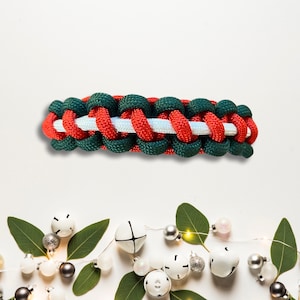 Floral Paracord Bracelet: Daisy, Sunflower, or Poinsettia