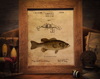 Pode incluir: Um desenho de patente vintage de um isco de pesca com uma ilustração em preto e branco de um achigã. A patente é intitulada "Isca artificial para peixes" e foi apresentada em 22 de agosto de 1923. O número da patente é 1.477.766.