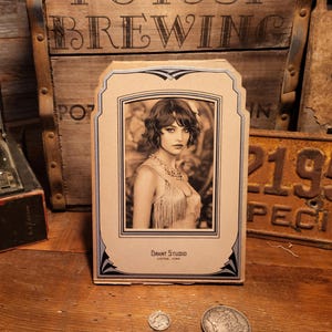 Flapper Girl Roaring 20&#39;s Photography Art Print in Antique Photo Frame Decor 1920&#39;s Dress Speakeasy Bar Deco Artwork Flapper Women Gift