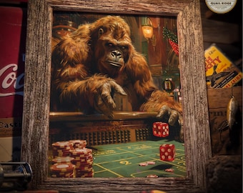 Puede incluir: Una pintura de un gorila grande y marrón sentado en una mesa de dados de fieltro verde en un casino. El gorila tiene una expresión seria y está tirando un par de dados rojos. Hay pilas de fichas en la mesa y una mesa de dados de fieltro verde con el número 2 impreso en ella.