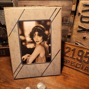 Flapper Girl Roaring 20&#39;s Photography Art Print in Antique Photo Frame Decor 1920&#39;s Dress Speakeasy Bar Deco Artwork Flapper Women Gift