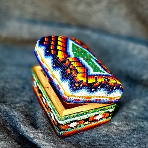 Vintage Huichol Mexican beaded jewelry box