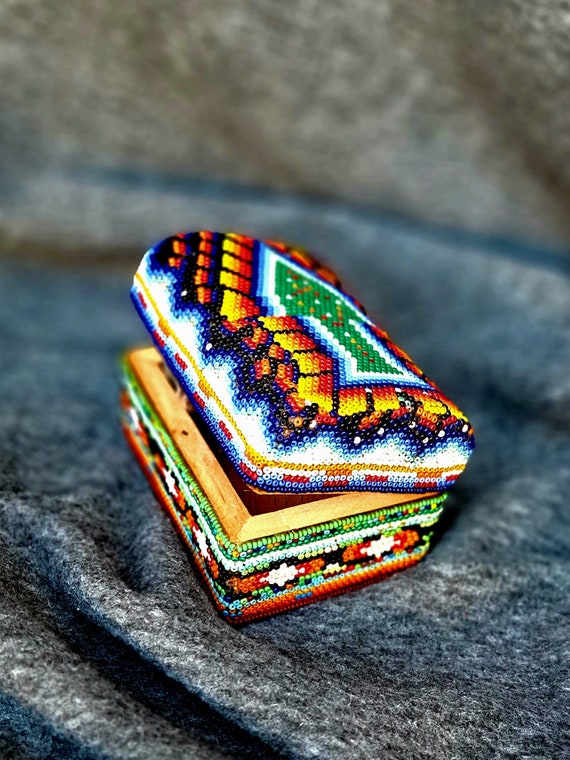 Vintage Huichol Mexican beaded jewelry box