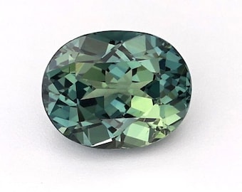 Grüner Saphir | Ovalschliff | 1.053 ct | Natürlicher grüner Saphir | Handgemachter Saphir