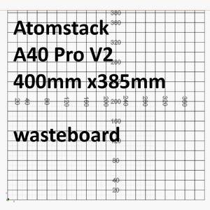 Może przedstawiać: Obraz z siatką z tekstem "Atomstack A40 Pro V2 400mm x 385mm wasteboard". Siatka jest oznaczona pomiarami. Wymiary wasteboardu to 400 mm x 385 mm.