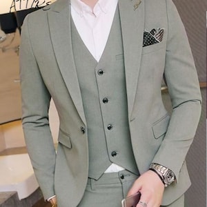 Traje de tres piezas verde salvia: traje de boda a medida